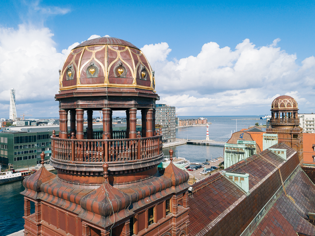 Posthusets gyllene torn står redo för en ny glansperiod