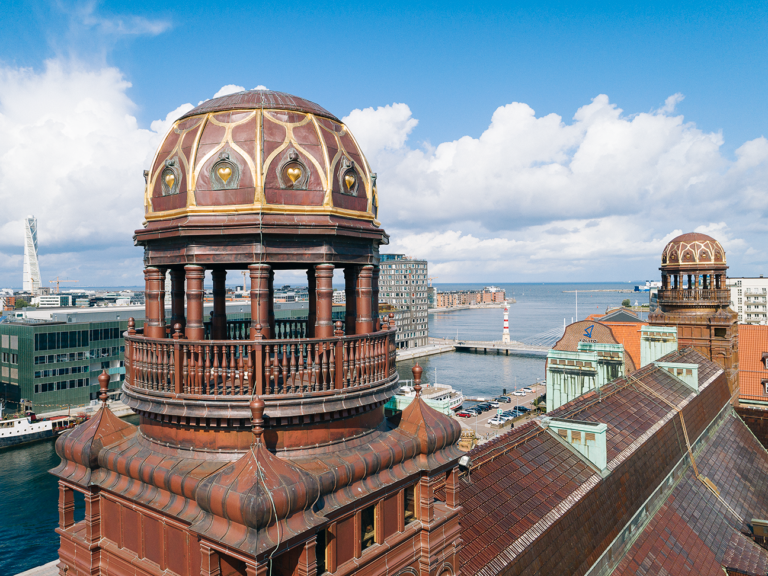 Posthusets gyllene torn står redo för en ny glansperiod